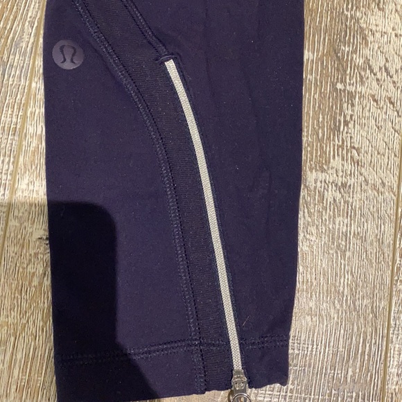 Super rare dark purple leggings with mini shirt attached - Picture 5 of 5